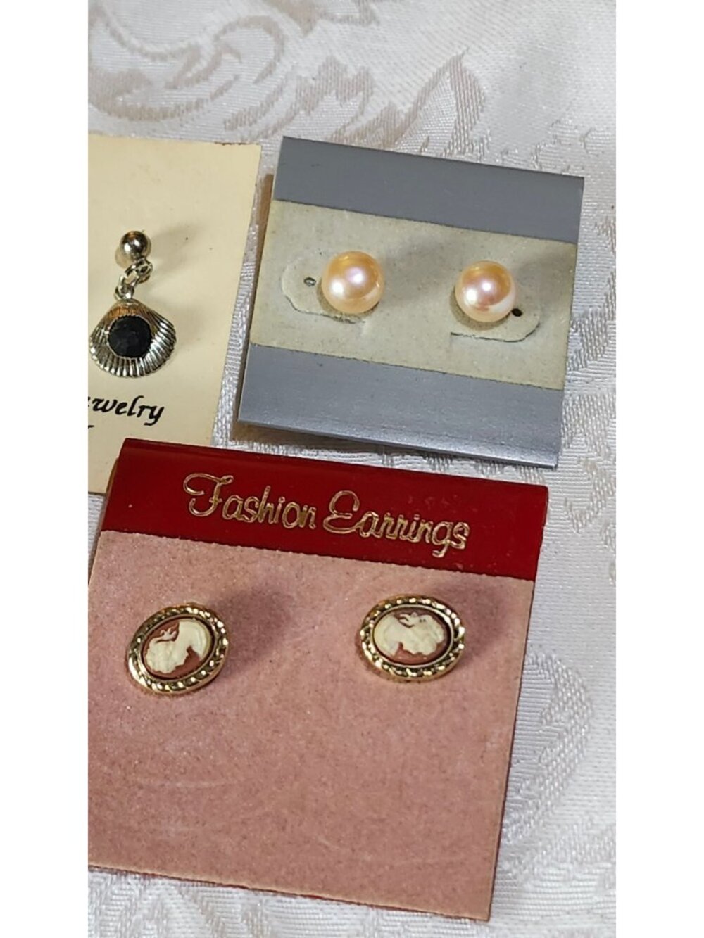 11 Pairs Of Vintage Style Earrings Mixed Materials & Designs Dainty Pierced Styl - Picture 2 of 10